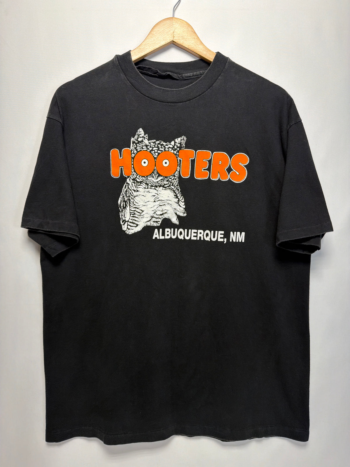 Vintage Hooters Albuquerque New Mexico T-Shirt