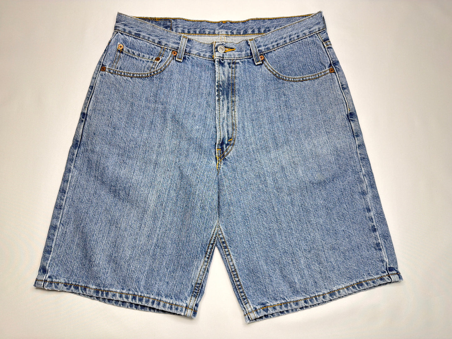 Vintage Y2K Red Tab Levi’s Denim Shorts