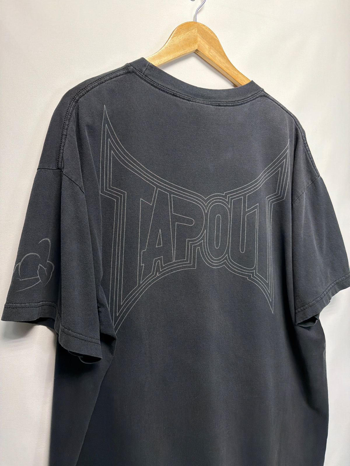 Vintage Y2K Tapout MMA T-Shirt