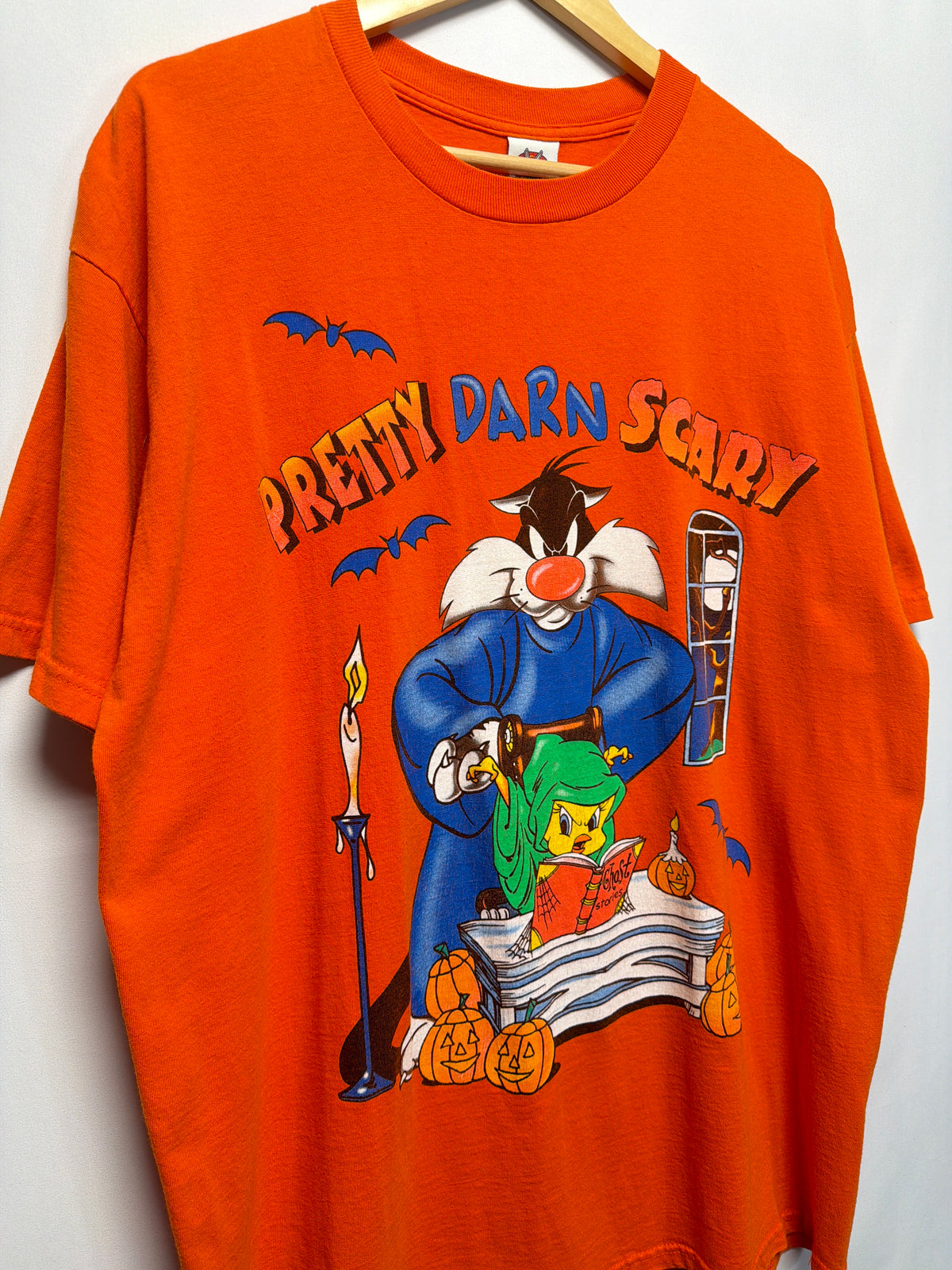 1998 Looney Tunes Pretty Darn Scary Halloween T-Shirt