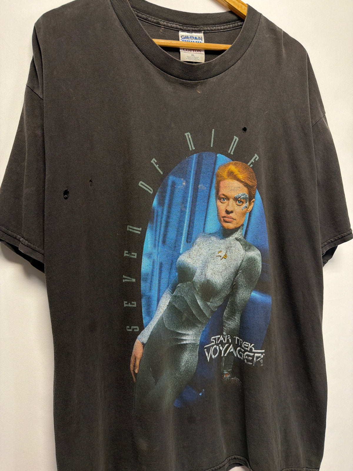 Vintage Star Trek Voyager T-Shirt