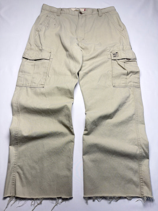 Vintage Y2K Levi’s Baggy Khaki Cargo Pants