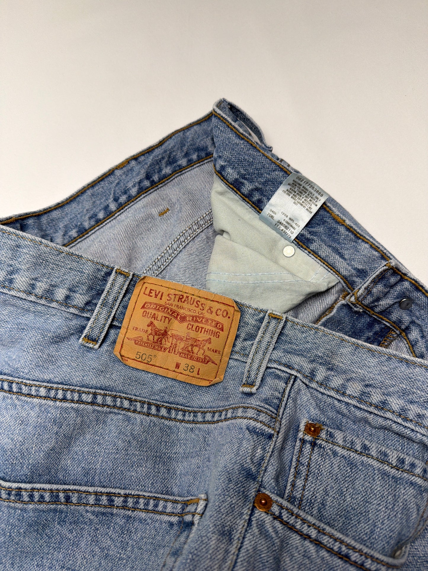 Vintage Y2K Red Tab Levi’s Denim Shorts