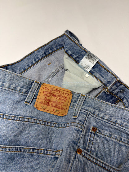 Vintage Y2K Red Tab Levi’s Denim Shorts