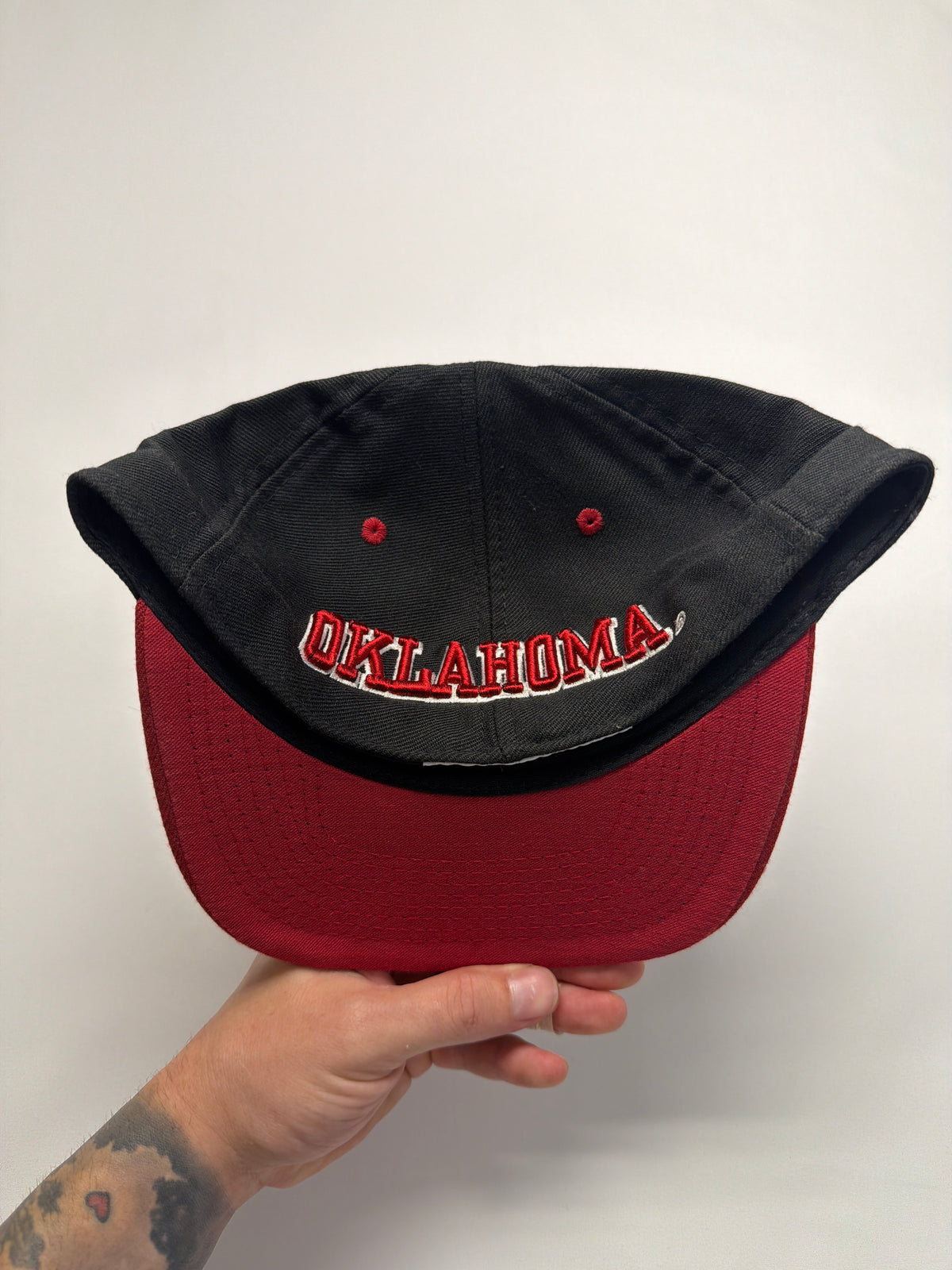 Vintage NWT Oklahoma Sooners Top Of The World 7-3/8 Fitted Hat
