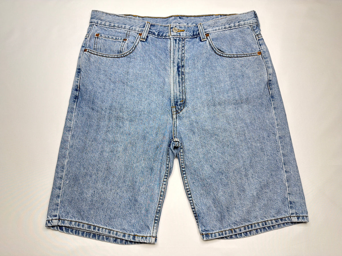 Vintage Y2K Red Tab Levi’s Denim Shorts