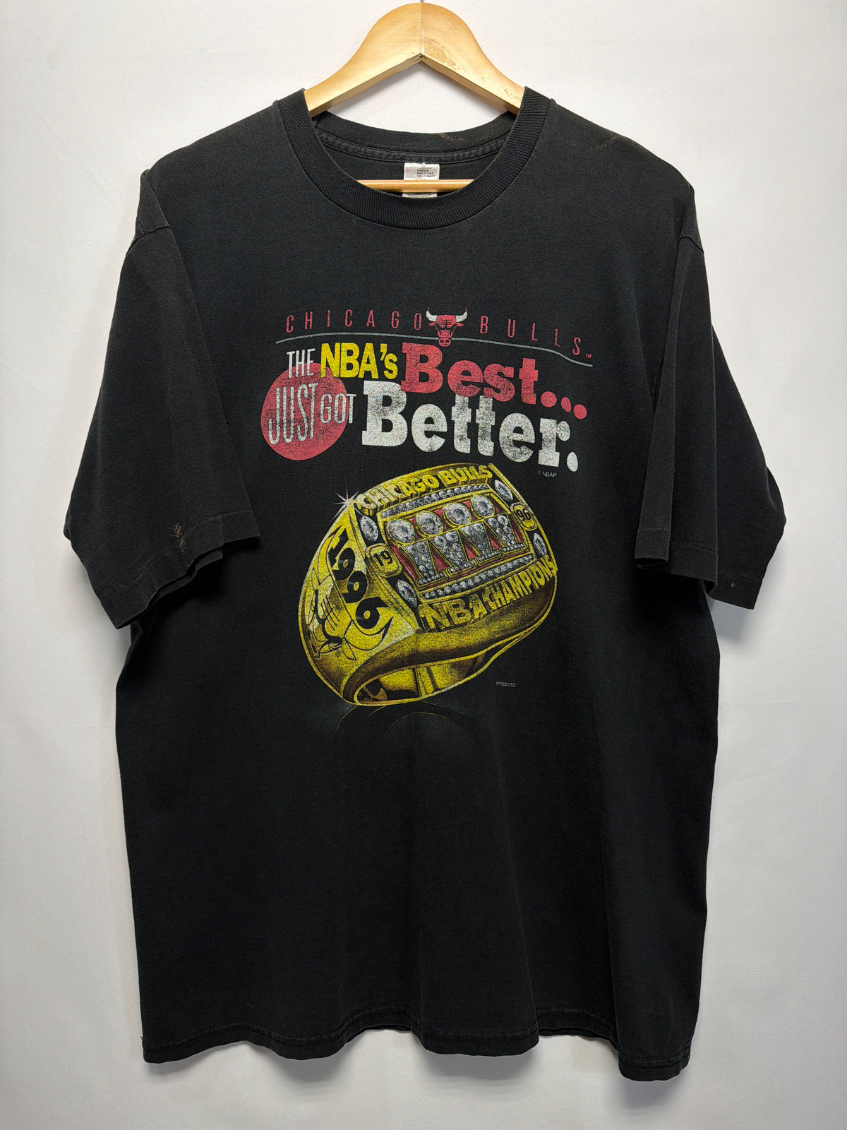 1996 Chicago Bulls NBA Champions Ring T-Shirt