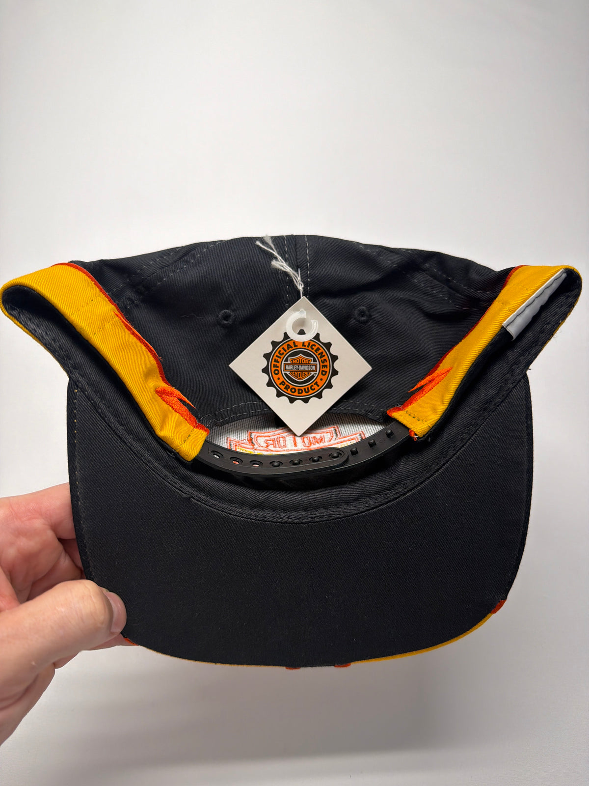 Vintage NWT Harley Davidson Embroidered Flames SnapBack