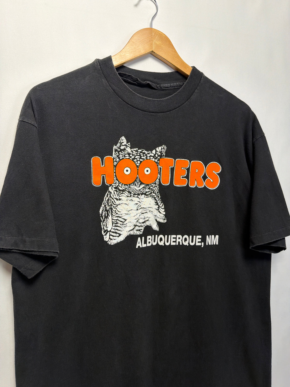 Vintage Hooters Albuquerque New Mexico T-Shirt