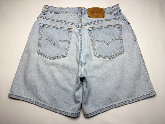 Vintage Y2K Light Wash Levi’s Denim Shorts
