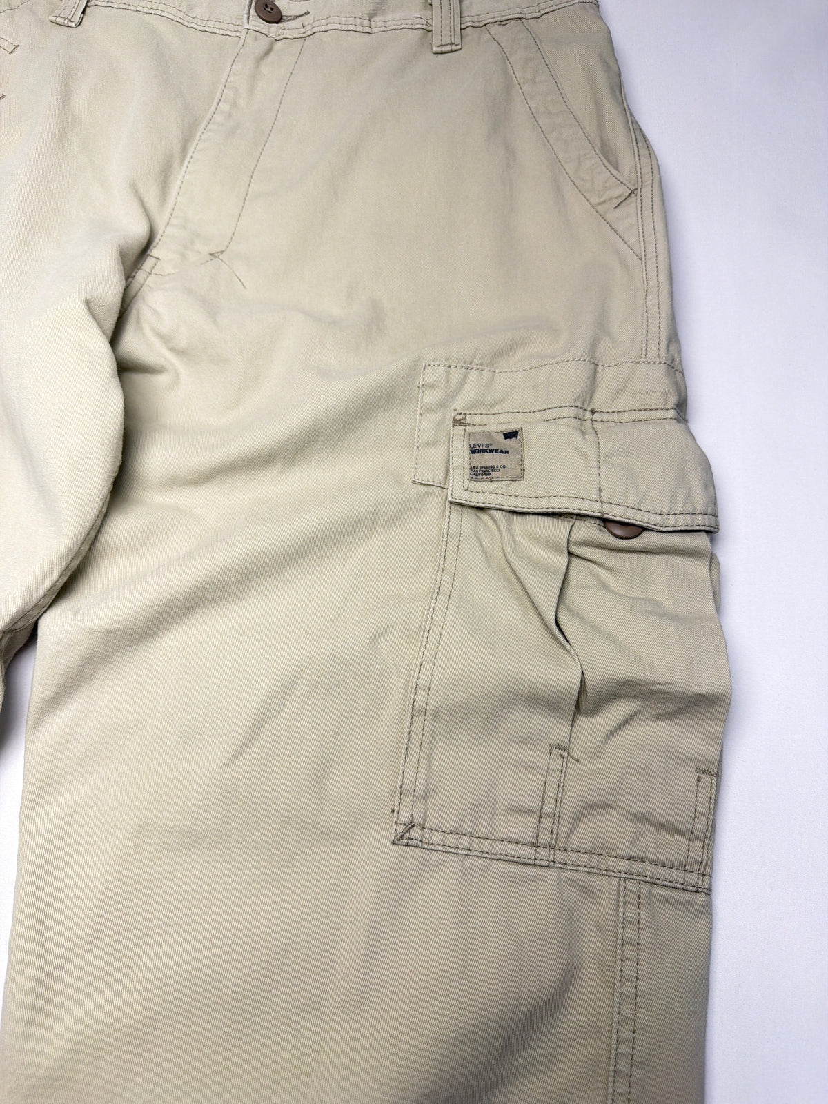 Vintage Y2K Levi’s Baggy Khaki Cargo Pants