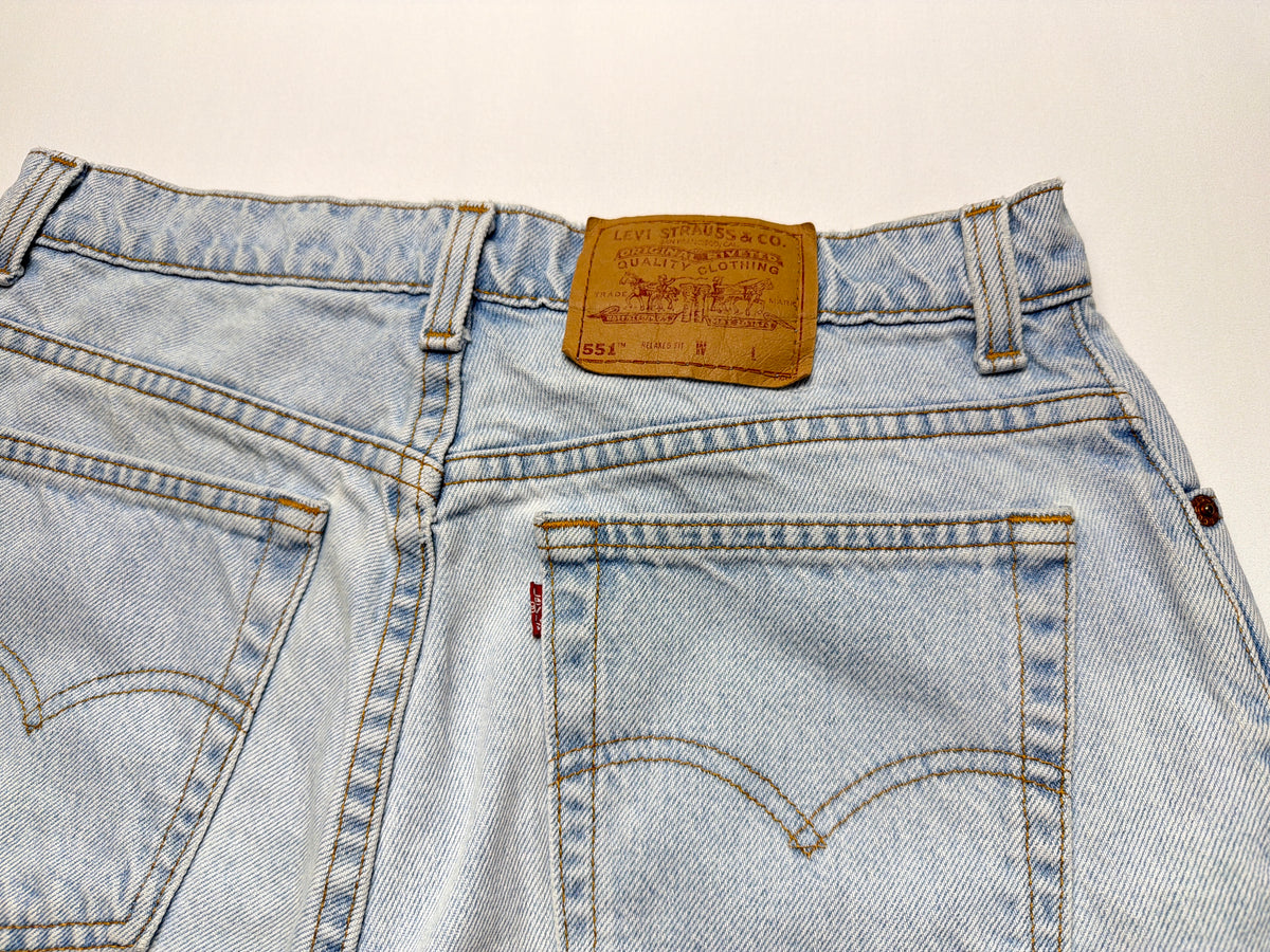 Vintage Y2K Light Wash Levi’s Denim Shorts