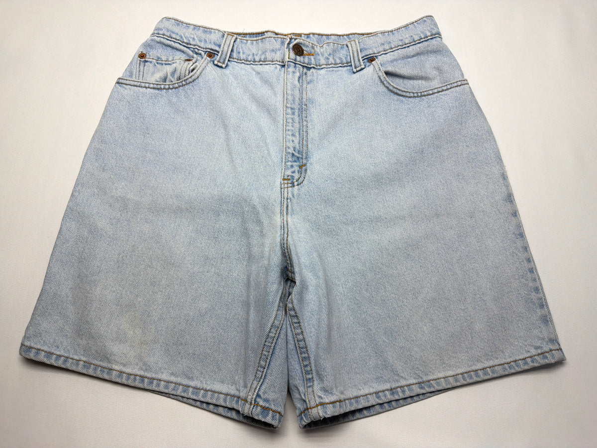 Vintage Y2K Light Wash Levi’s Denim Shorts