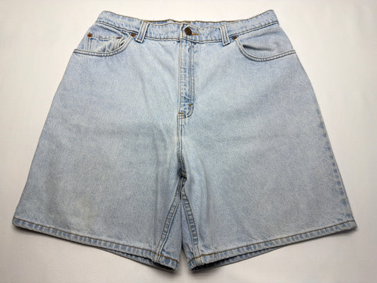 Vintage Y2K Light Wash Levi’s Denim Shorts
