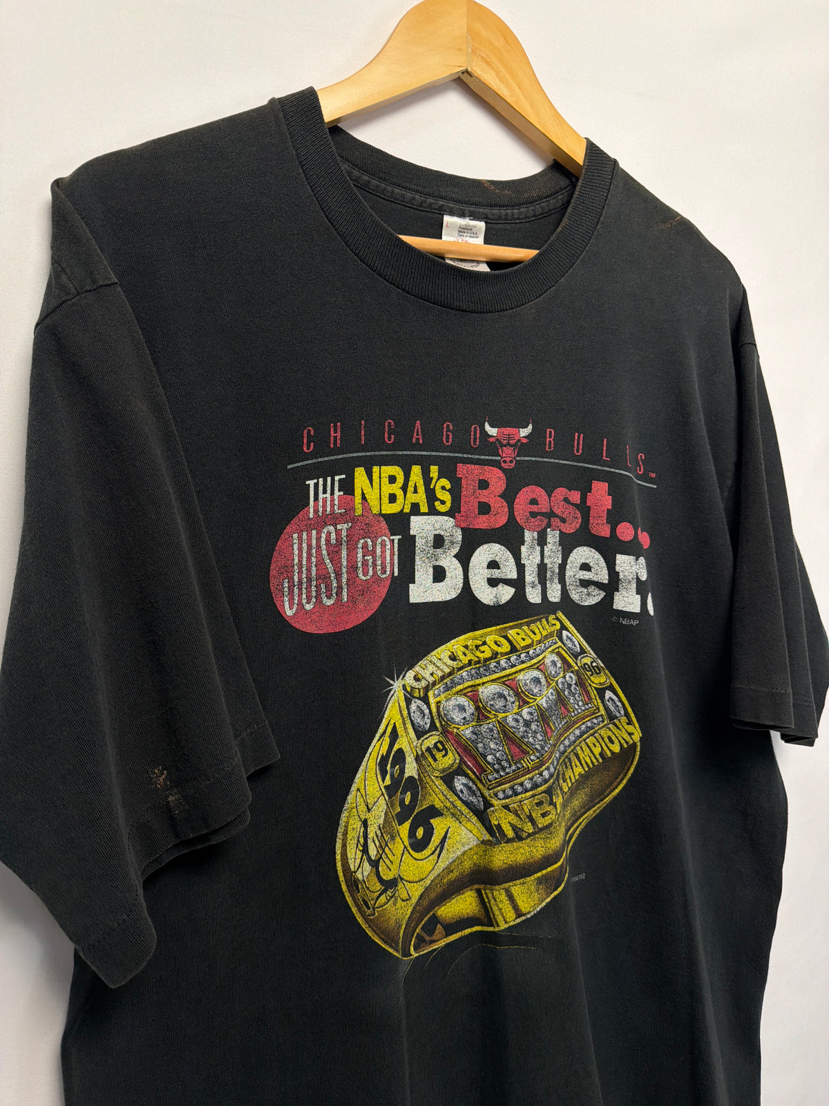 1996 Chicago Bulls NBA Champions Ring T-Shirt