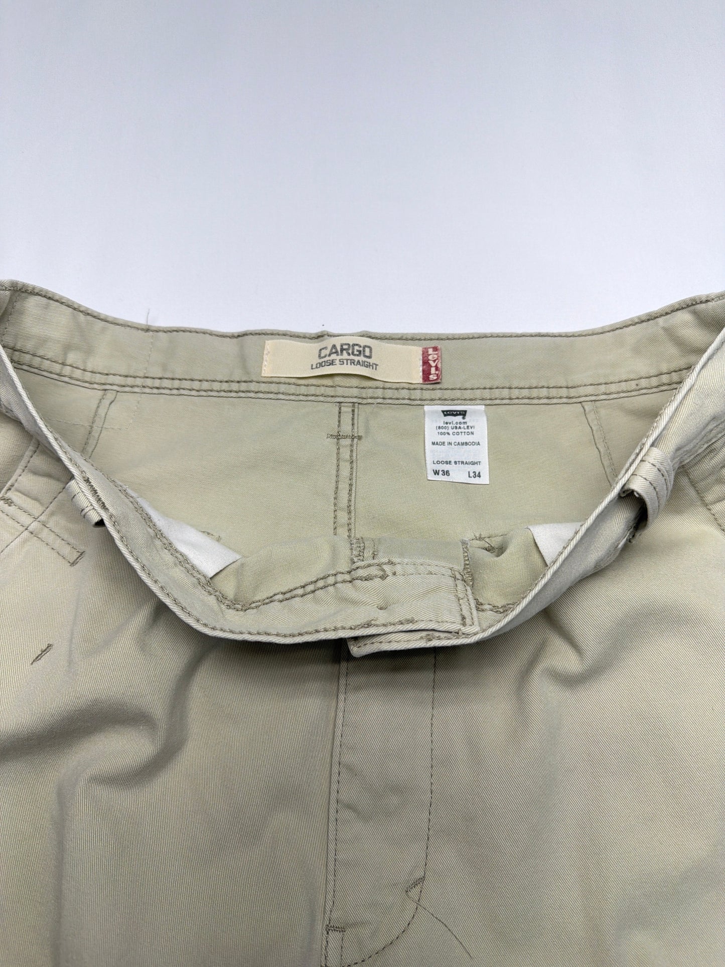 Vintage Y2K Levi’s Baggy Khaki Cargo Pants