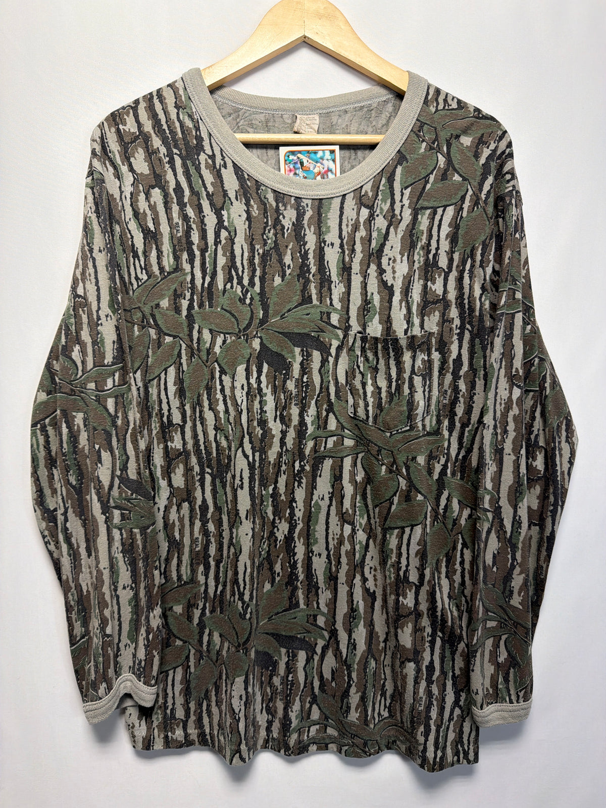Vintage Realtree Brown Leaf Camo Long Sleeve Pocket T-Shirt
