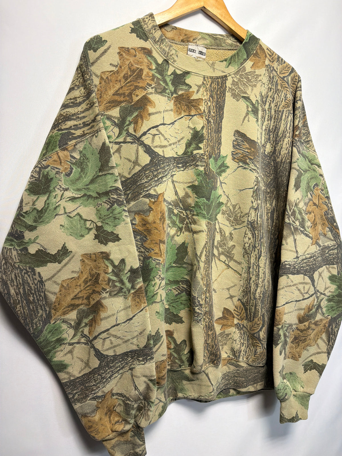 Vintage JERZEES Realtree Camo Sweatshirt